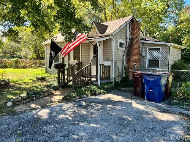 3341 Dix AVE, Breckenridge Hills, MO 63114