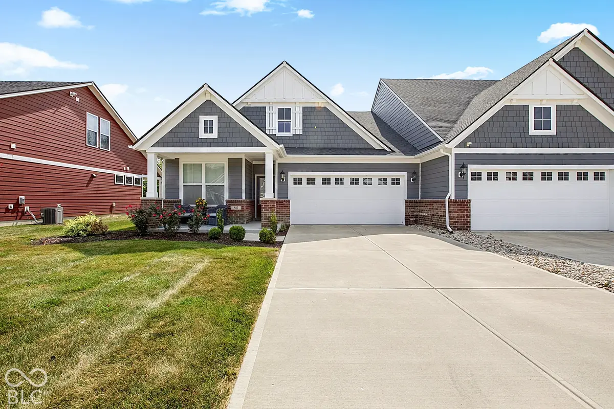 825 Stone Trace, Avon, IN 46123