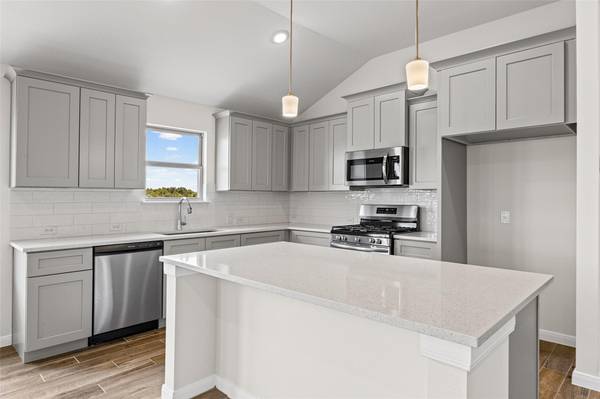 157 Arena DR, Liberty Hill, TX 78642