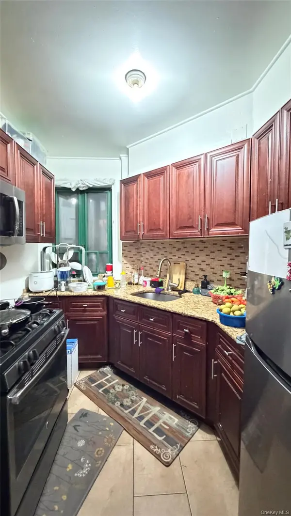 1504 Metropolitan AVE #4H, Bronx, NY 10462