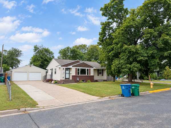 5060 Clearview ST NE, Fridley, MN 55421