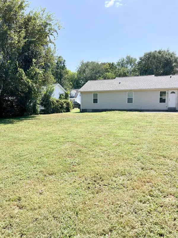 1821 Harbor Dr, Oak Grove, KY 42262