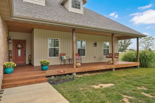 366 Mount Sinai RD, Clever, MO 65631
