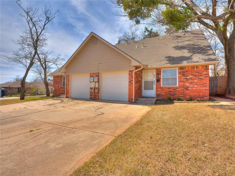 105 N Hortense AVE, Edmond, OK 73034
