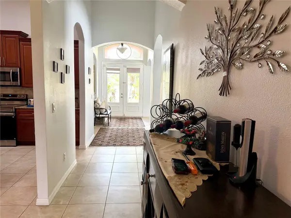 8494 LAKE WAVERLY LN, Orlando, FL 32829