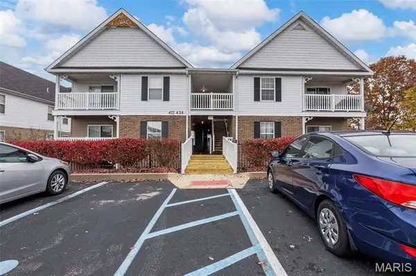 432 Saravalle DR, St Peters, MO 63376