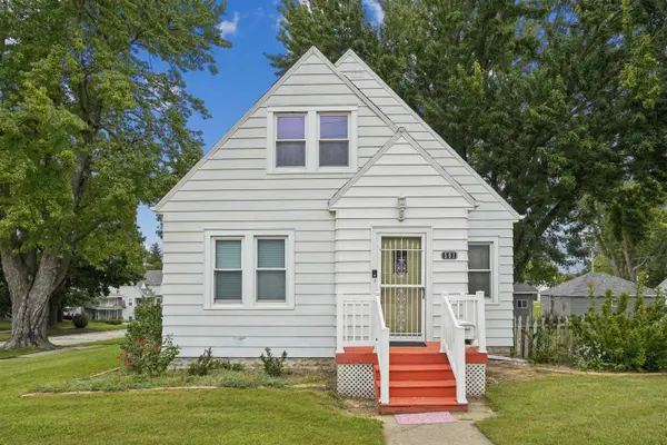 501/507 E Charles St, Oelwein, IA 50662