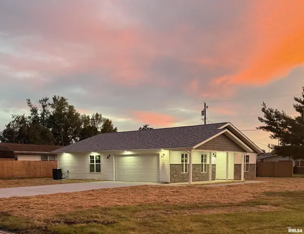 1101 E Boyton ST, Marion, IL 62959