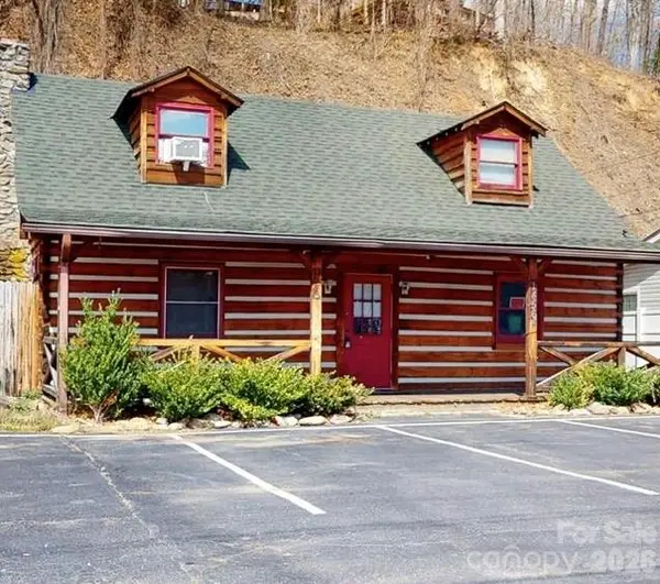 1456 Dellwood RD, Waynesville, NC 28786