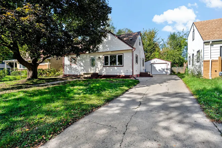 63 Iowa AVE W, Saint Paul, MN 55117