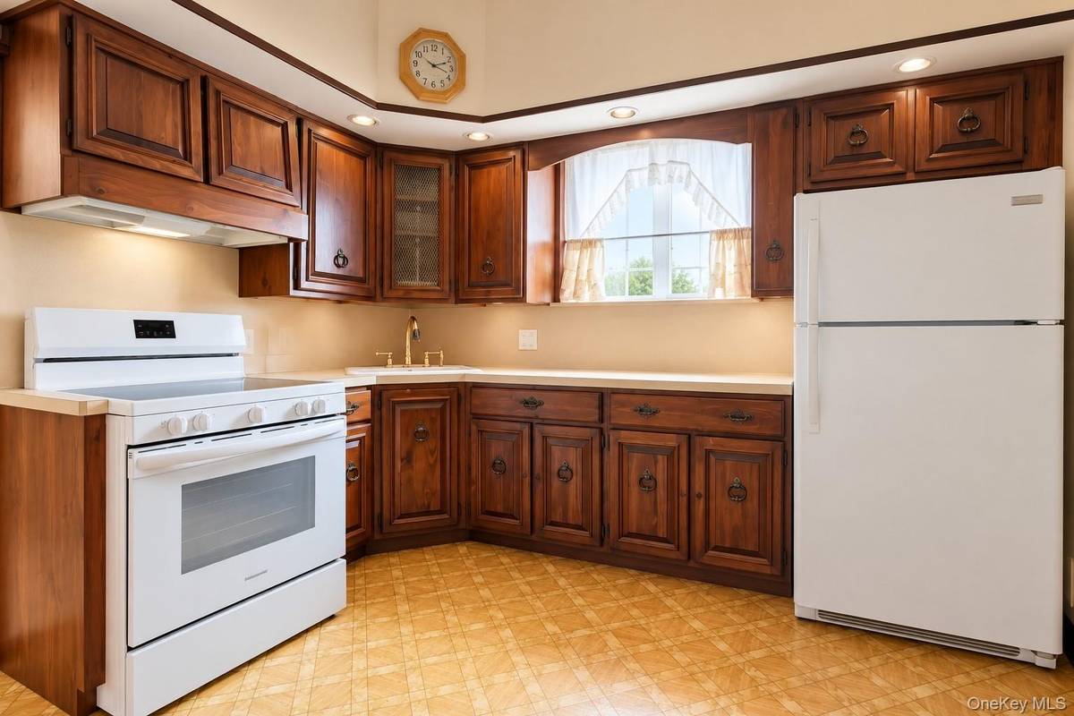12 Balfour Street #3, Staten Island, NY 10305