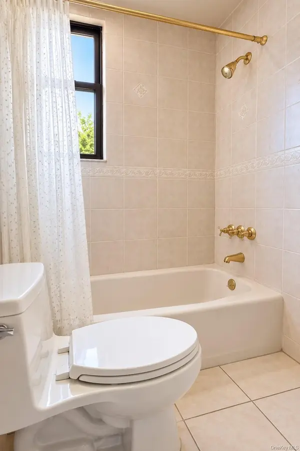 12 Balfour Street #3, Staten Island, NY 10305