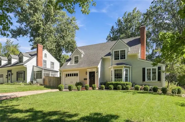 5545 Canterbury RD, Fairway, KS 66205