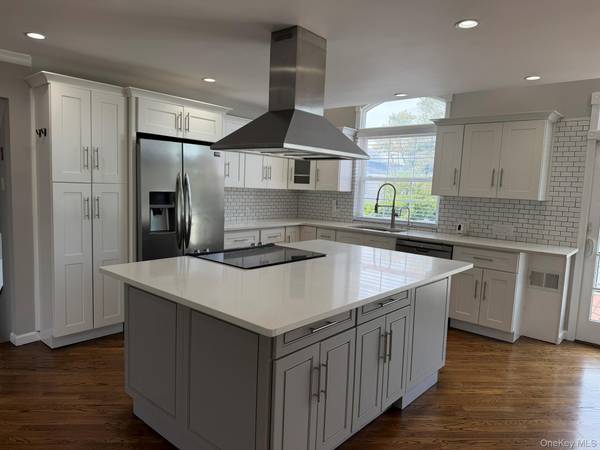 3260 Judith LN, Oceanside, NY 11572