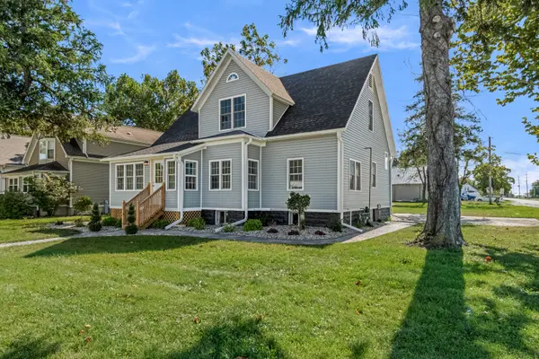 421 W Mazon AVE, Dwight, IL 60420