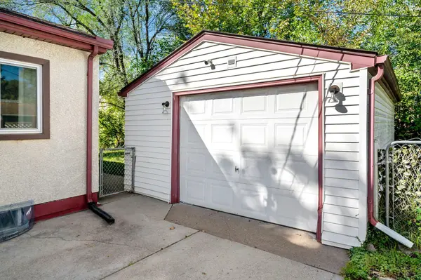 63 Iowa AVE W, Saint Paul, MN 55117