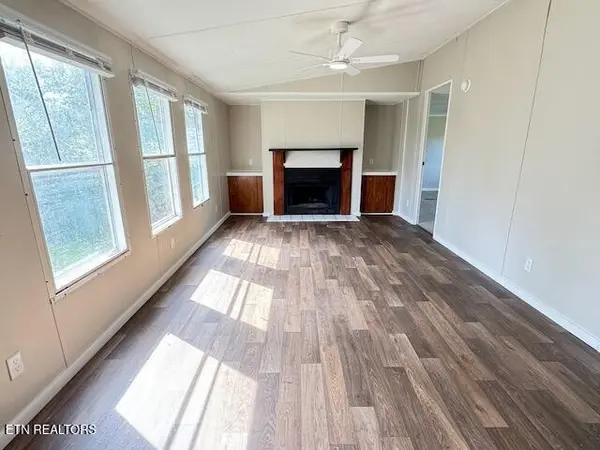648 Reagan Valley Rd, Tellico Plains, TN 37385
