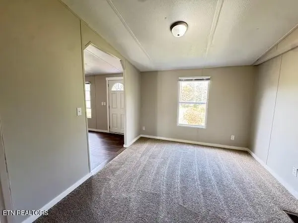 648 Reagan Valley Rd, Tellico Plains, TN 37385