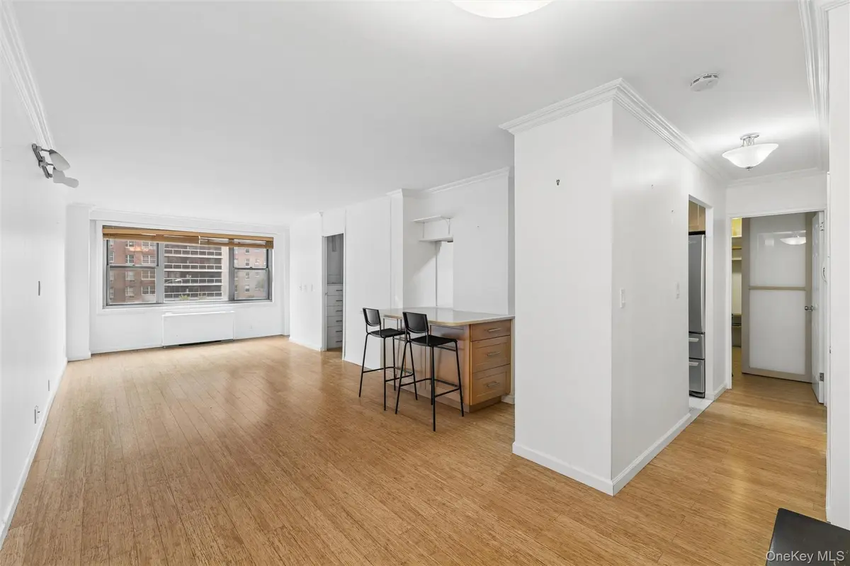 70-25 Yellowstone BLVD #3X, Forest Hills, NY 11375