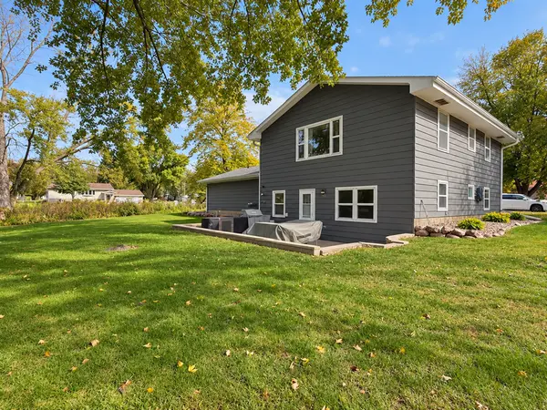 1632 6th AVE N, Windom, MN 56101