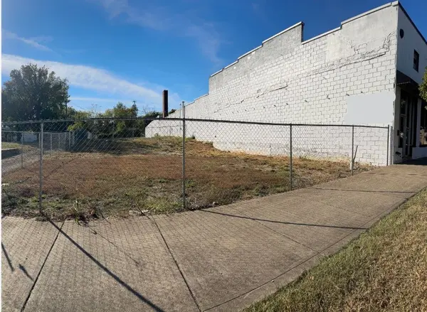 815 S Main St, Springfield, TN 37172