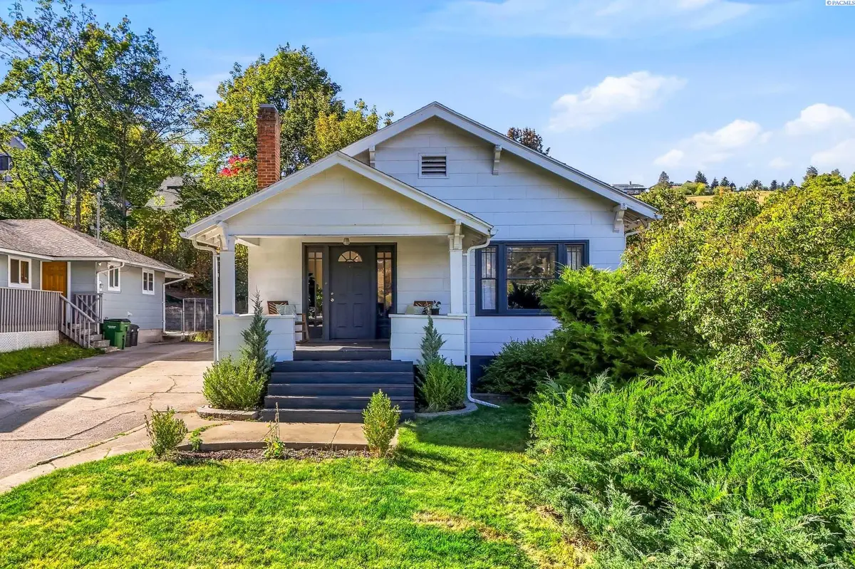804 S Main St, Colfax, WA 99111