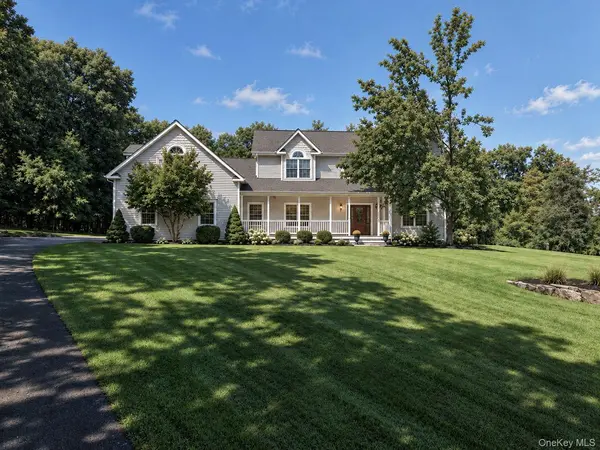 40 Sandra LN, Monroe, NY 10950