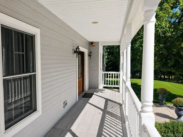 40 Sandra LN, Monroe, NY 10950