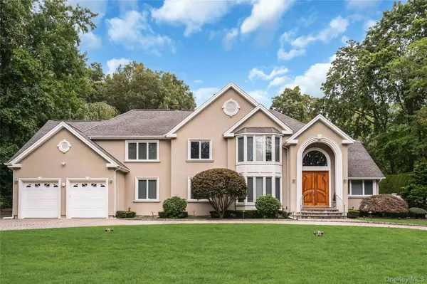 25 Oriole WAY, Dix Hills, NY 11746