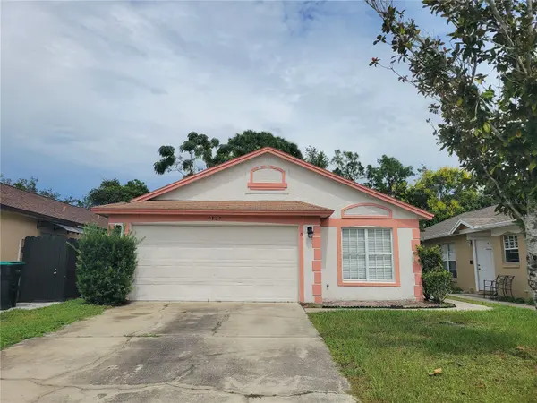 9827 DEAN COVE LN, Orlando, FL 32825