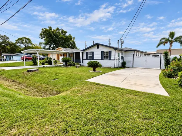 8512 SUNBEAM LN, Tampa, FL 33615