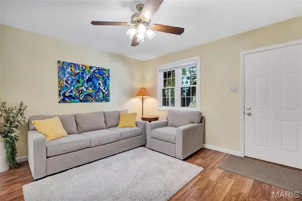 9026 W Swan CIR, Brentwood, MO 63144