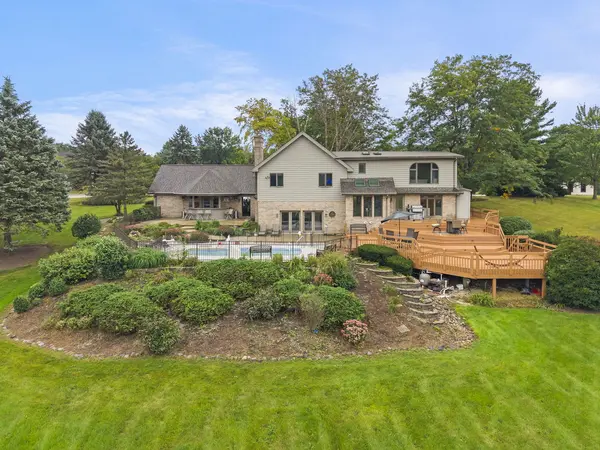 40W920 Bridle Creek DR, St. Charles, IL 60175