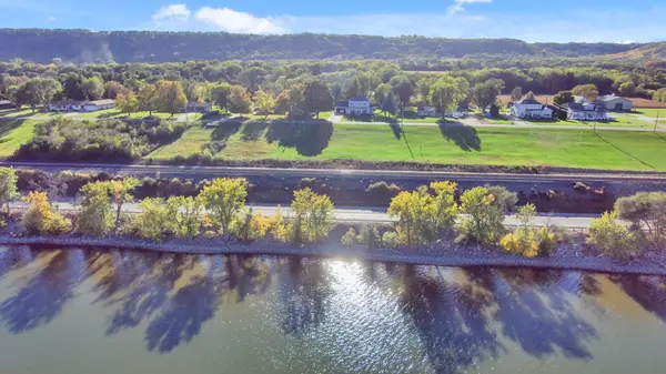 32297 Lakeview DR, Lake City, MN 55041