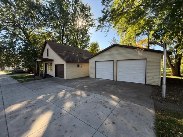 525 Lake ST N, Sauk Centre, MN 56378