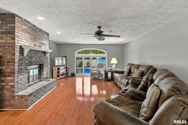 1505 W Brewster RD, Herrin, IL 62948