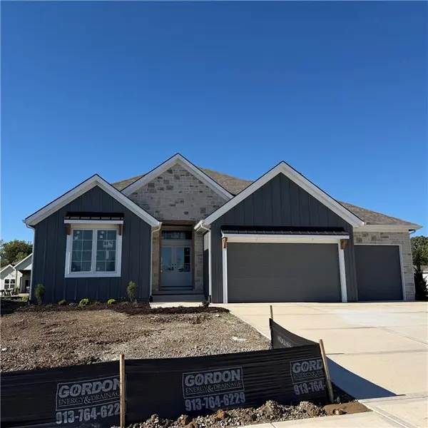 2304 Foxtail DR, Kearney, MO 64060