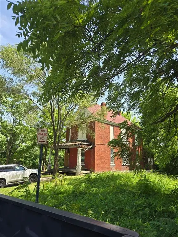 711 troop AVE, Kansas City, KS 64145