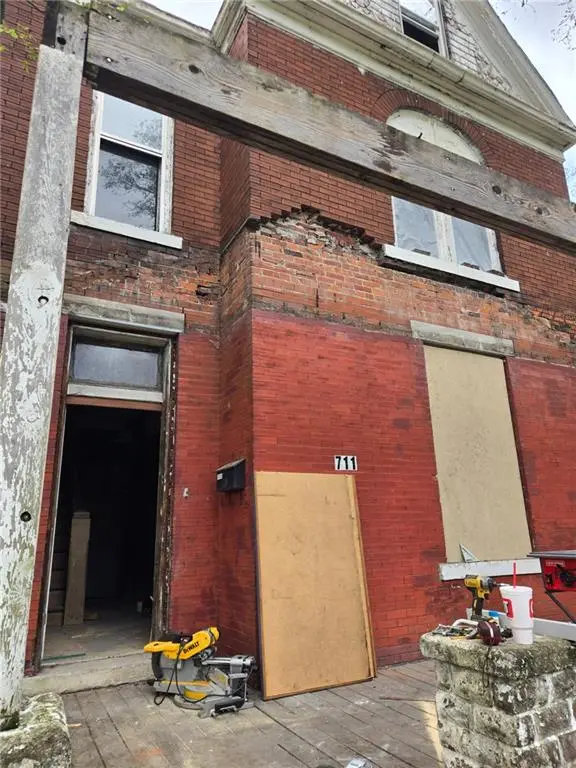 711 troop AVE, Kansas City, KS 64145