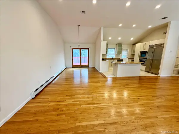 5 ELM ST, Great Neck, NY 11021