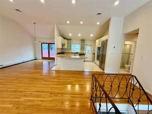 5 ELM ST, Great Neck, NY 11021