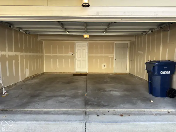 6338 El Paso ST, Whitestown, IN 46075