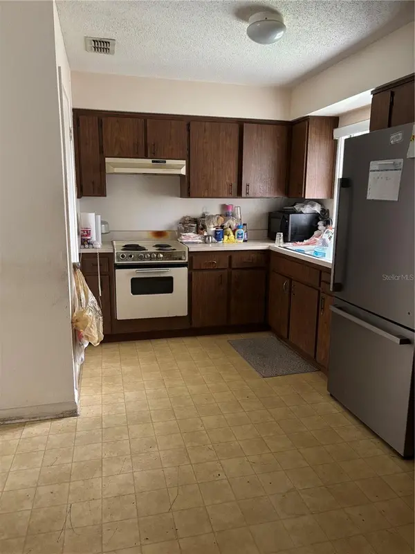 1615 BLOSSOM CIR E, Lakeland, FL 33805