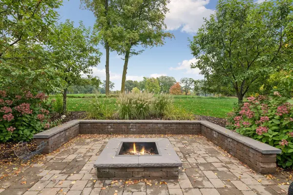 655 Shawnee Woods RD, Medina, MN 55340