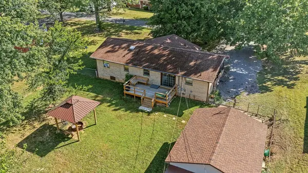 65 Glendale Dr, Cadiz, KY 42211
