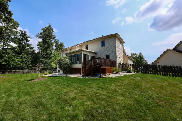 8224 Sunny Hill CV, Fort Wayne, IN 46804-3577
