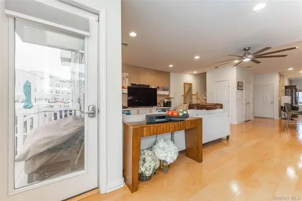 140 Compass PL, Arverne, NY 11692