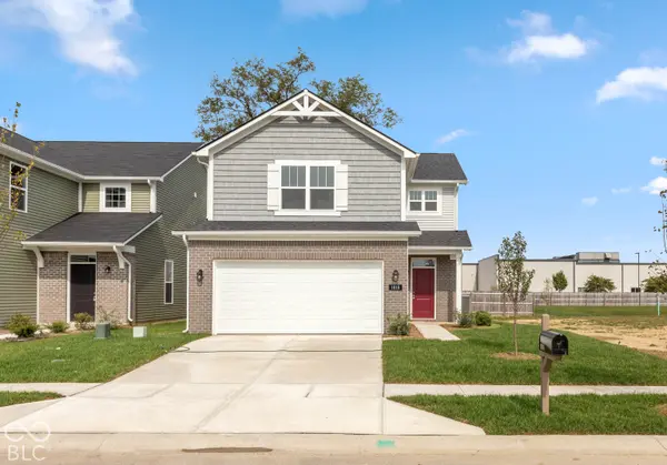 1018 Stratford LN, Shelbyville, IN 46176