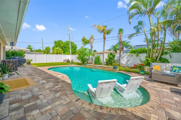 14921 SOVEREIGN DR, Largo, FL 33774