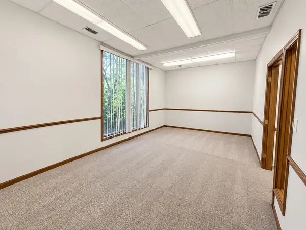350 S Schmale RD #160, Carol Stream, IL 60188